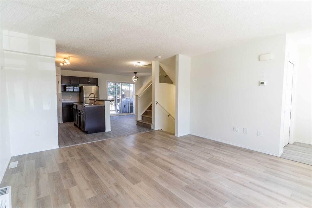 157 Country Village Manor Ne, Calgary, AB - Indoor