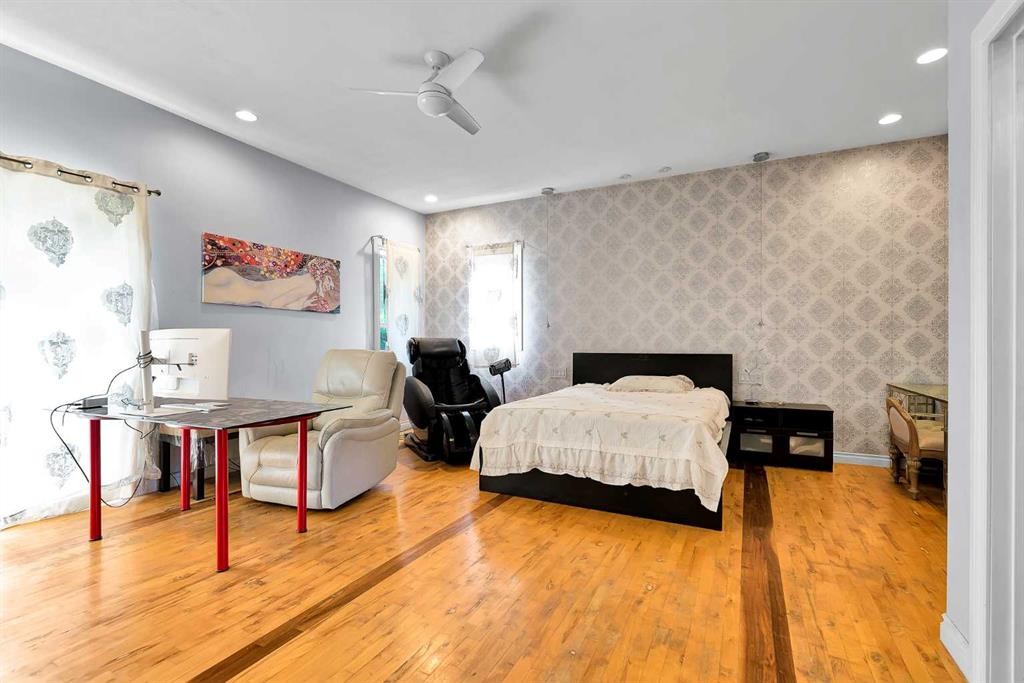 6 Tipton Place Nw, Calgary, AB - Indoor Photo Showing Bedroom