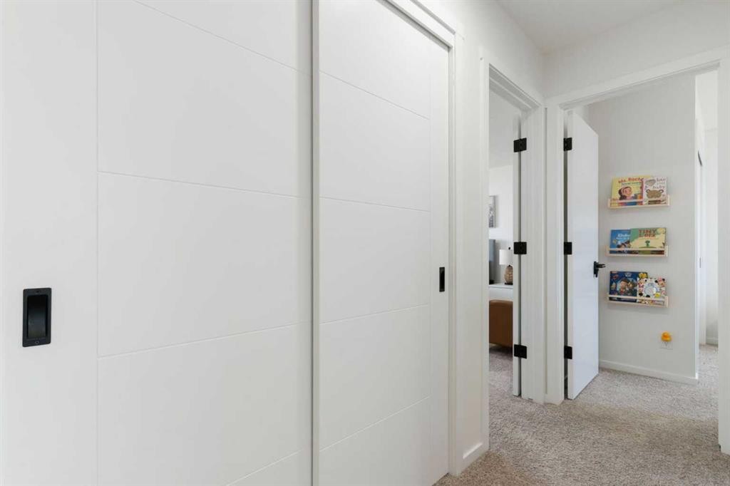 18 Southwinds Link Sw, Airdrie, AB - Indoor Photo Showing Other Room