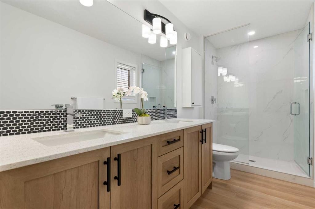 18 Southwinds Link Sw, Airdrie, AB - Indoor Photo Showing Bathroom