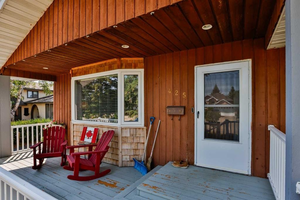 425 Cottonwood Drive, Vulcan, AB - Outdoor With Deck Patio Veranda With Exterior