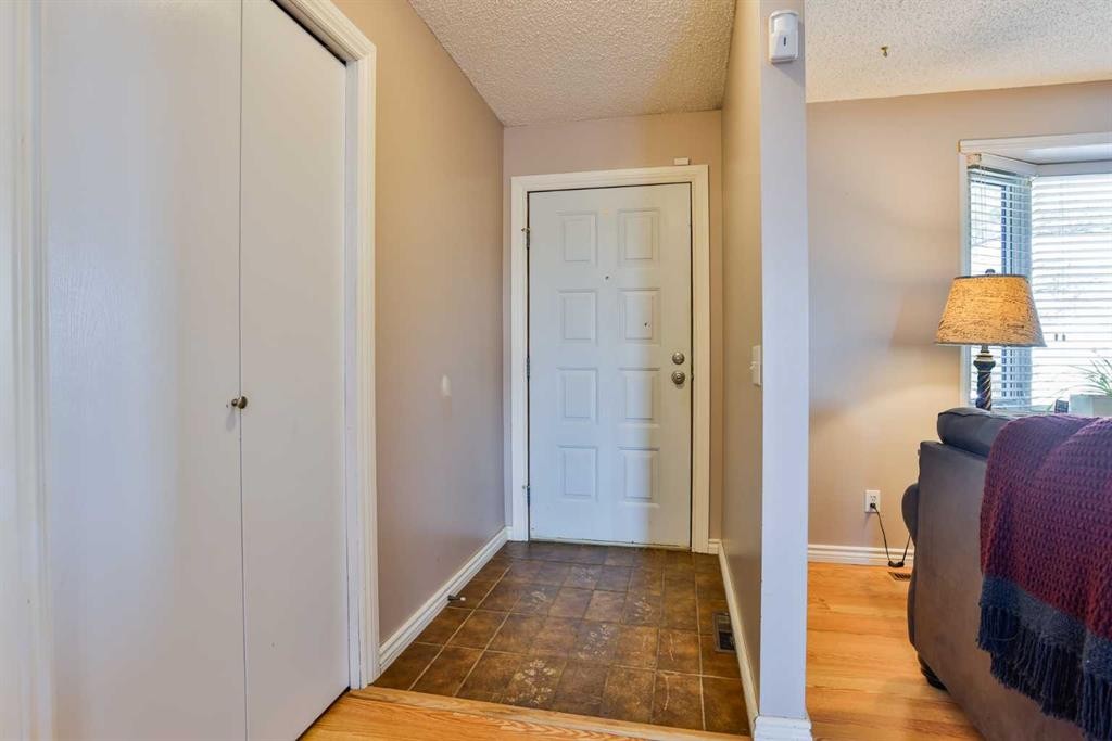 425 Cottonwood Drive, Vulcan, AB - Indoor Photo Showing Other Room