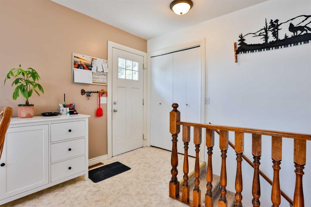 425 Cottonwood Drive, Vulcan, AB - Indoor Photo Showing Other Room