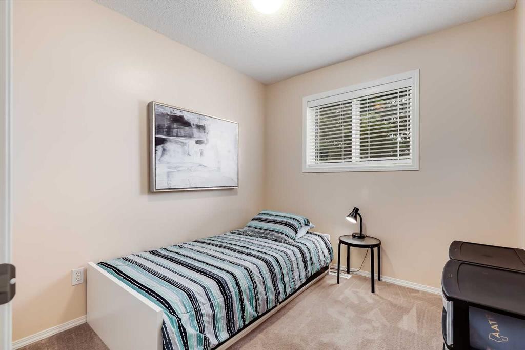 17 Country Village Circle Ne, Calgary, AB - Indoor Photo Showing Bedroom