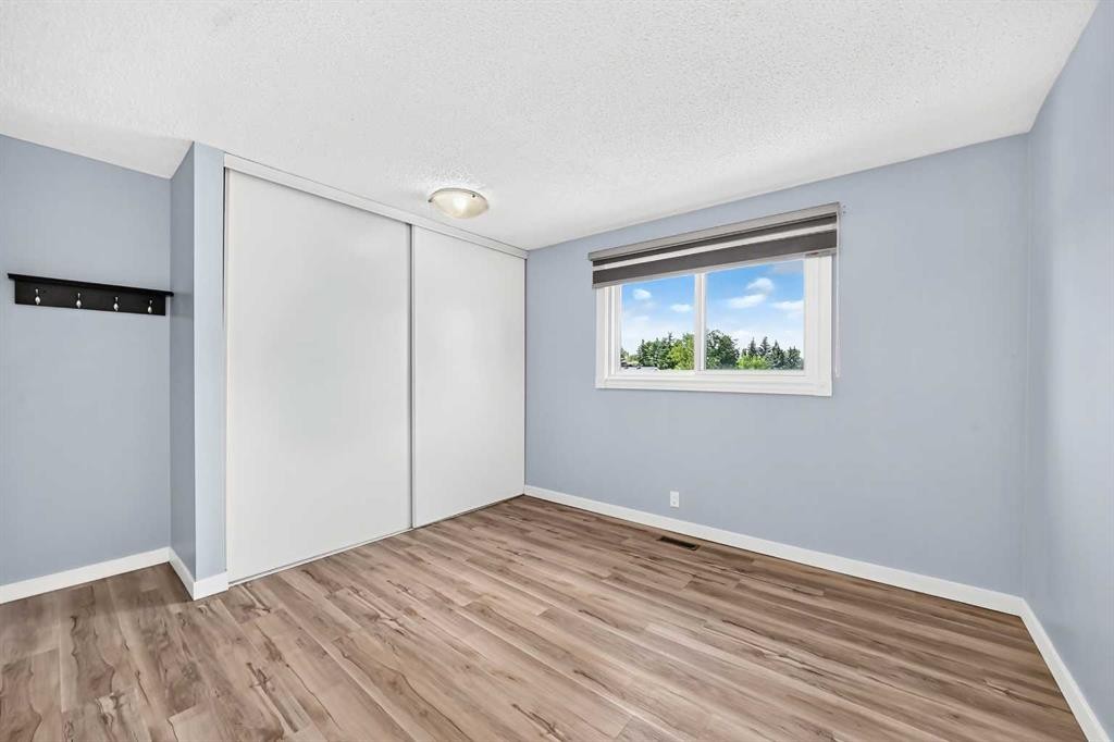32 Macewan Park Link Nw, Calgary, AB - Indoor Photo Showing Other Room