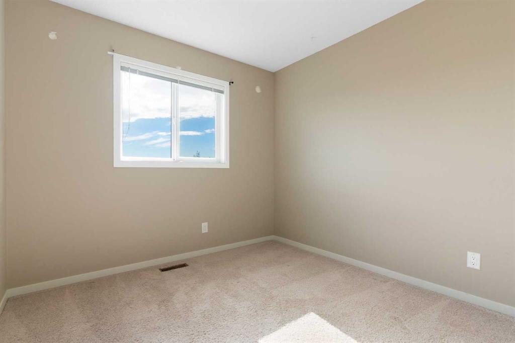 638 River Heights Crescent, Cochrane, AB - Indoor Photo Showing Other Room