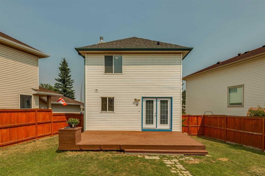 25 Coville Gardens Ne, Calgary, AB - Outdoor With Exterior