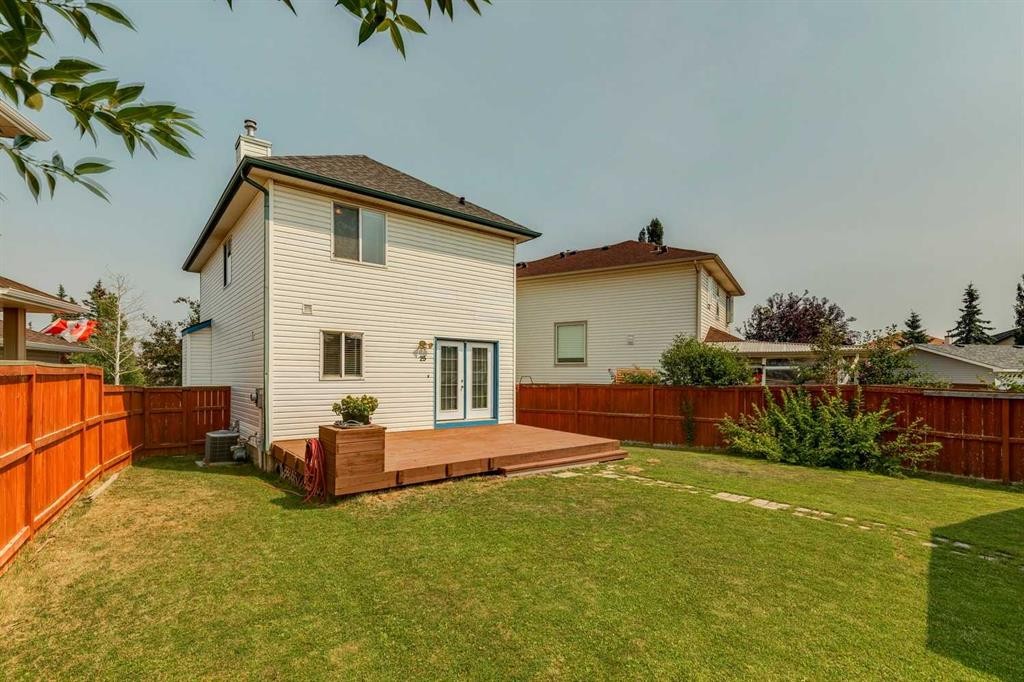 25 Coville Gardens Ne, Calgary, AB - Outdoor