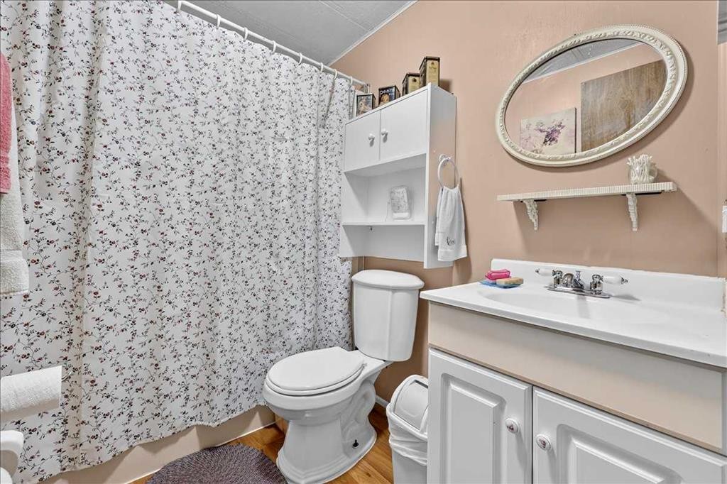 88 Big Hill Way Se, Airdrie, AB - Indoor Photo Showing Bathroom