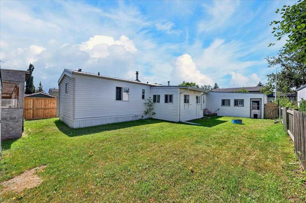 88 Big Hill Way Se, Airdrie, AB - Outdoor