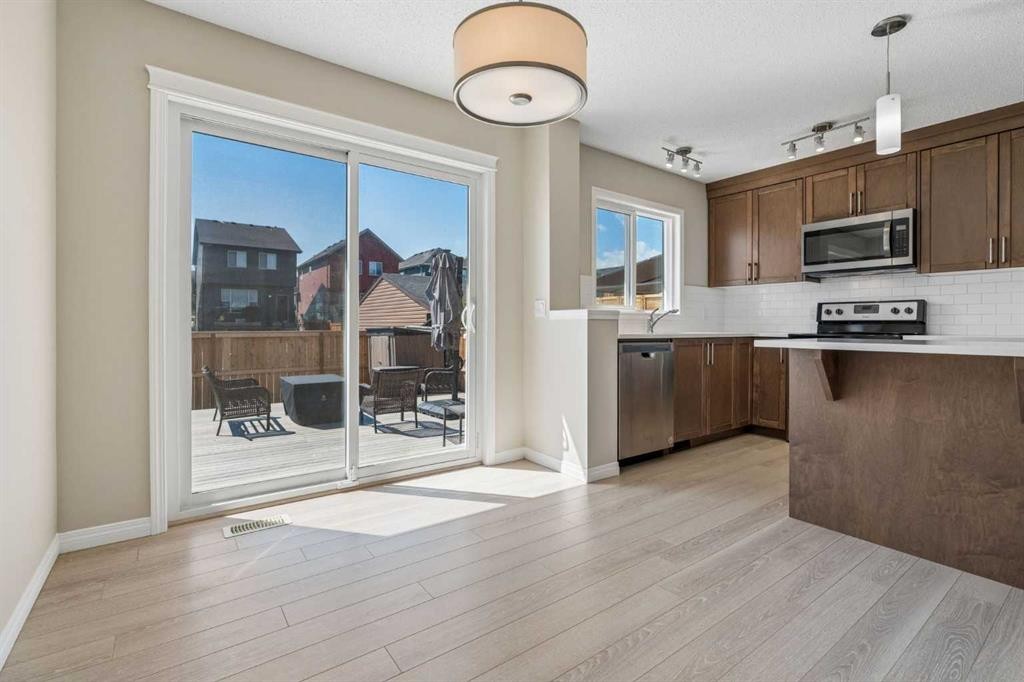 229 Fireside Drive, Cochrane, AB - Indoor Photo Showing Kitchen