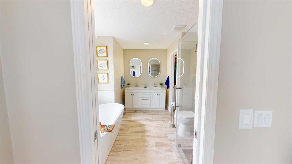47 Chapman Circle Se, Calgary, AB - Indoor Photo Showing Bathroom