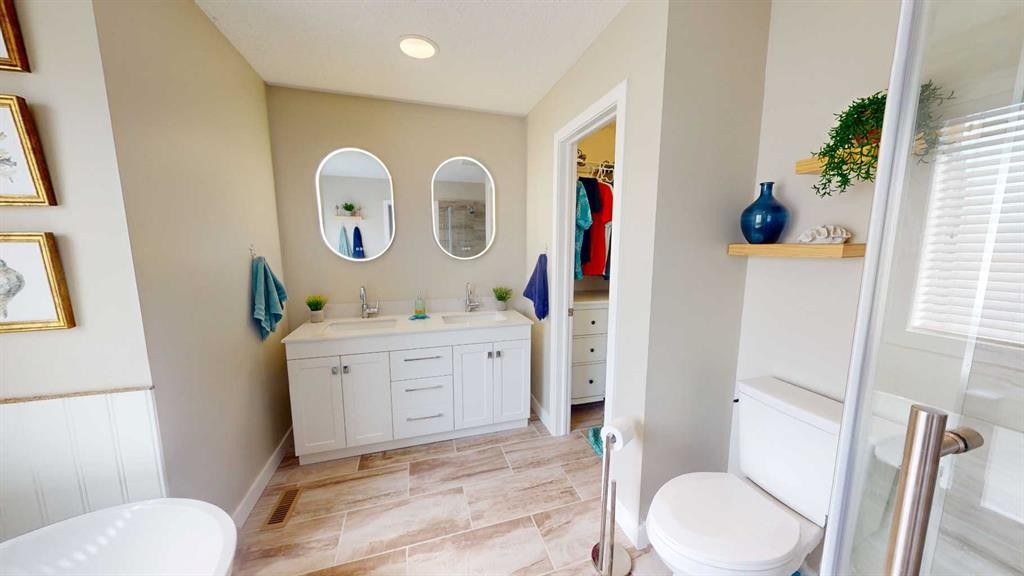 47 Chapman Circle Se, Calgary, AB - Indoor Photo Showing Bathroom