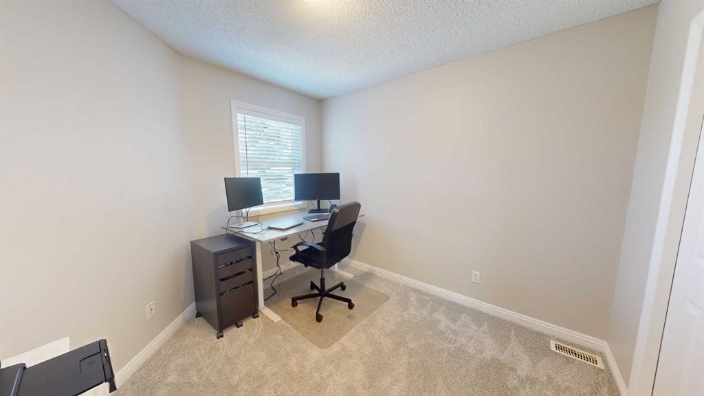 47 Chapman Circle Se, Calgary, AB - Indoor Photo Showing Office