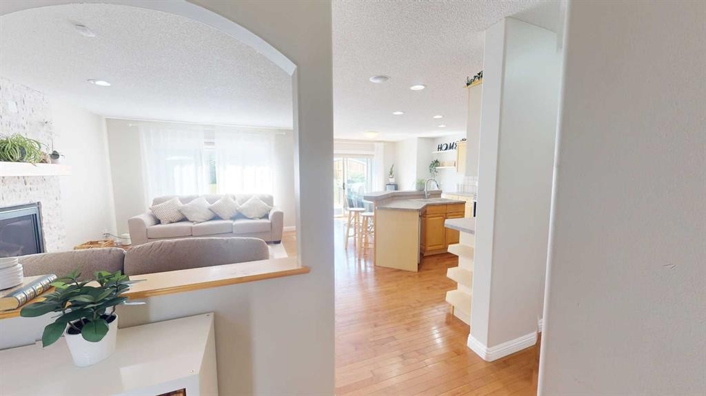 47 Chapman Circle Se, Calgary, AB - Indoor With Fireplace