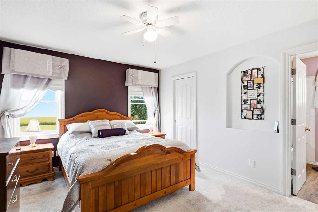 34055 Range Road 24, Rural Mountain View County, AB - Indoor Photo Showing Bedroom