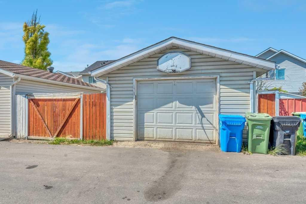 118 Tarington Close Ne, Calgary, AB - Outdoor
