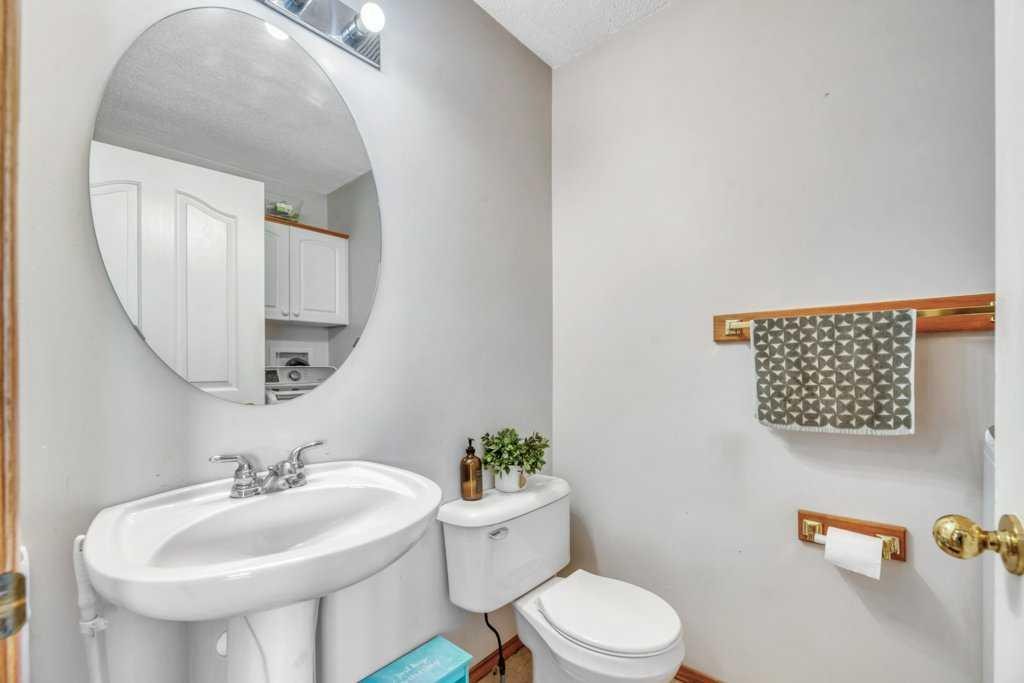 118 Tarington Close Ne, Calgary, AB - Indoor Photo Showing Bathroom