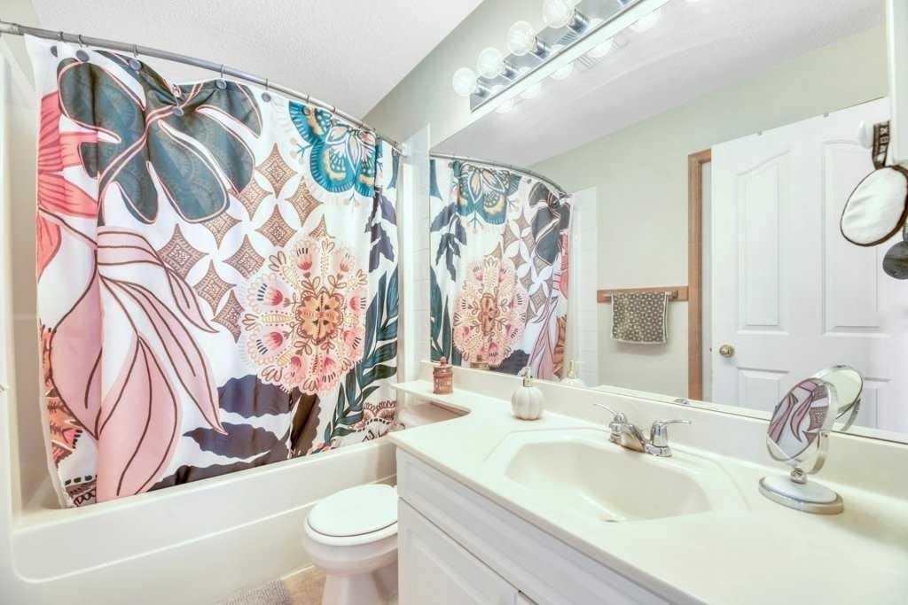118 Tarington Close Ne, Calgary, AB - Indoor Photo Showing Bathroom