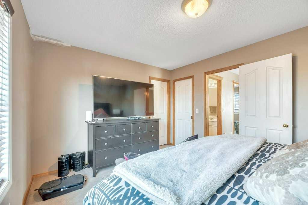 118 Tarington Close Ne, Calgary, AB - Indoor Photo Showing Bedroom