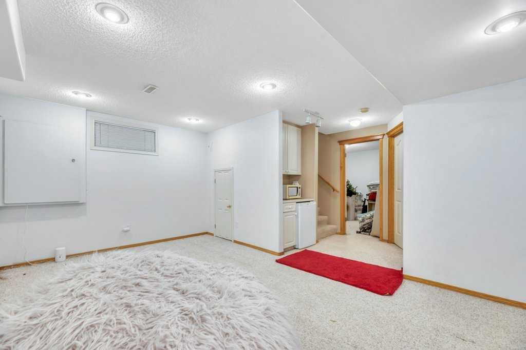 118 Tarington Close Ne, Calgary, AB - Indoor