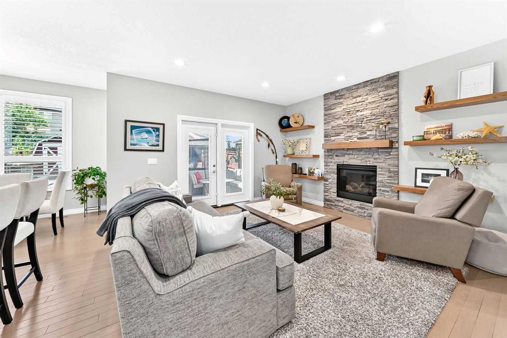 152 Royal Oak Terrace Nw, Calgary, AB - Indoor Photo Showing Living Room With Fireplace