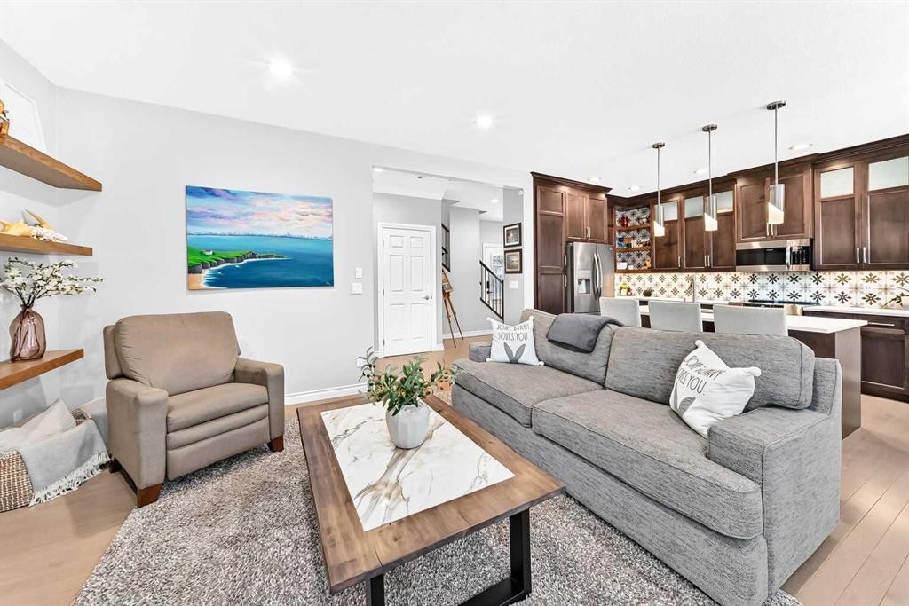 152 Royal Oak Terrace Nw, Calgary, AB - Indoor Photo Showing Living Room