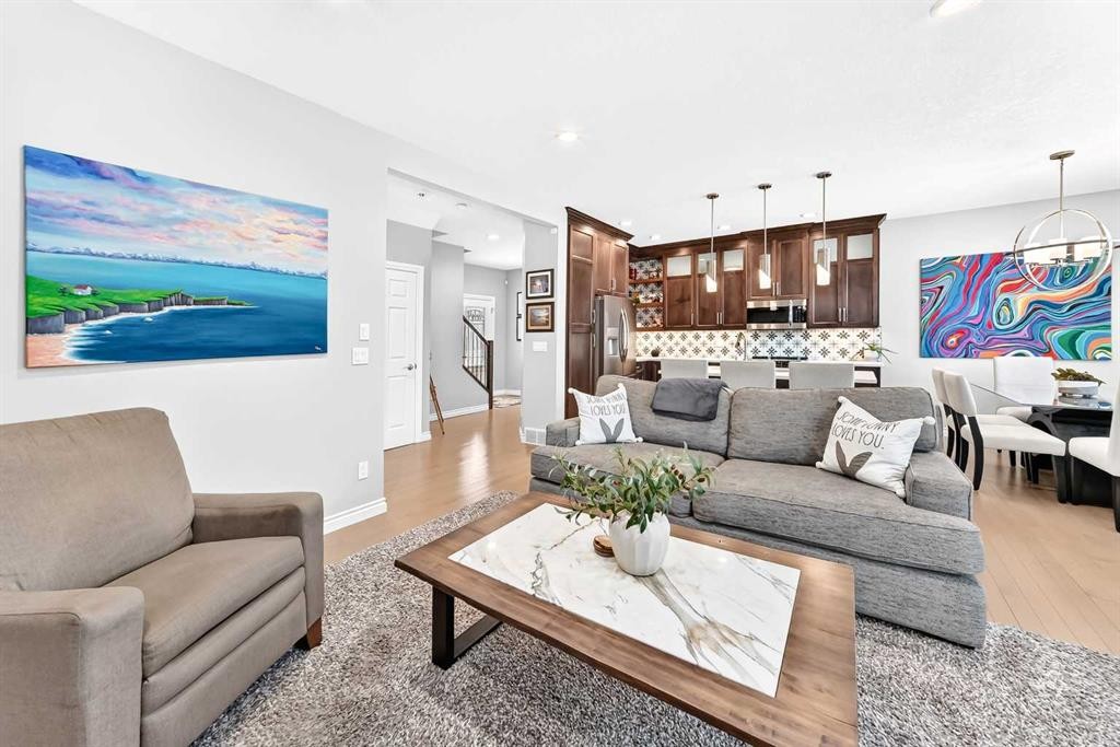 152 Royal Oak Terrace Nw, Calgary, AB - Indoor Photo Showing Living Room