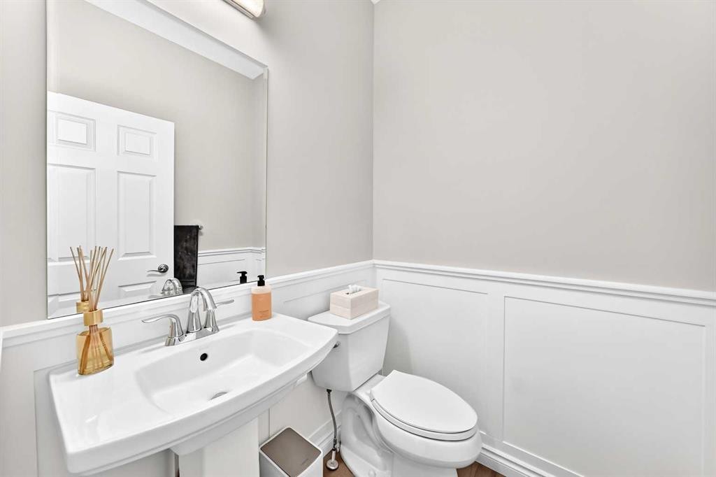 152 Royal Oak Terrace Nw, Calgary, AB - Indoor Photo Showing Bathroom
