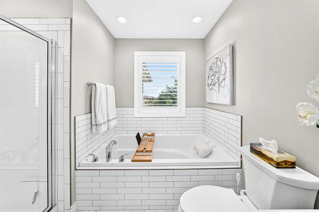 152 Royal Oak Terrace Nw, Calgary, AB - Indoor Photo Showing Bathroom