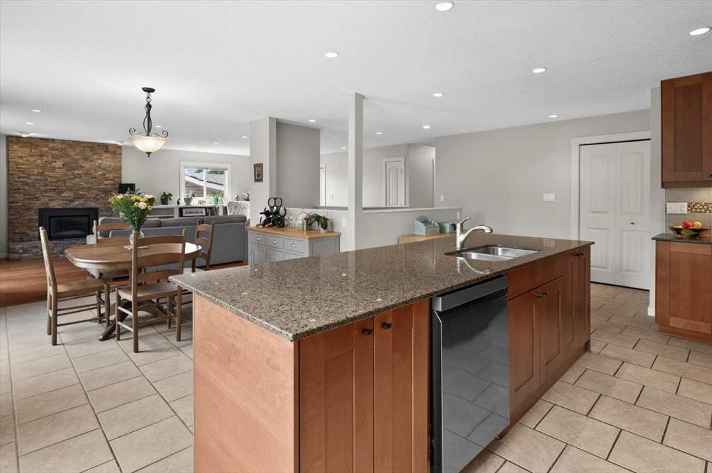 424 Silver Valley Drive Nw, Calgary, AB