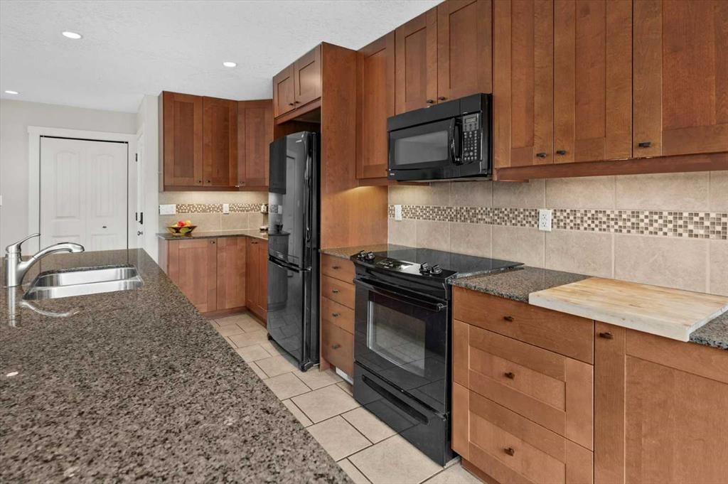 424 Silver Valley Drive Nw, Calgary, AB