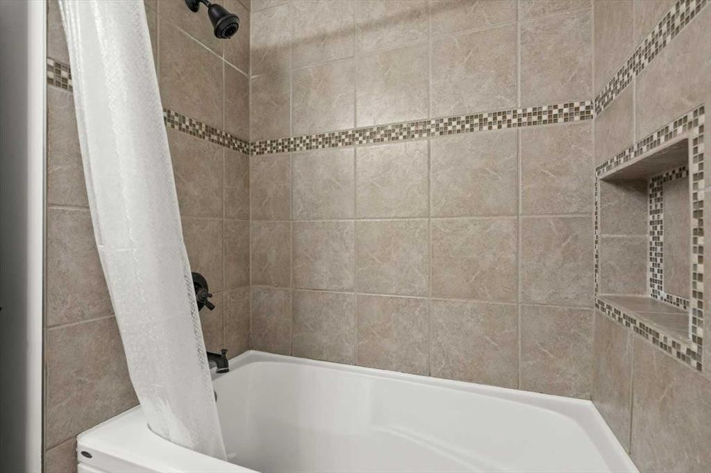 424 Silver Valley Drive Nw, Calgary, AB