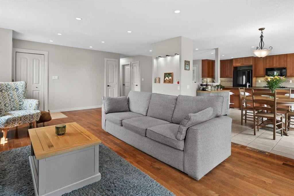 424 Silver Valley Drive Nw, Calgary, AB