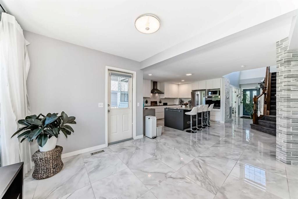 382 Cove Road, Chestermere, AB - Indoor