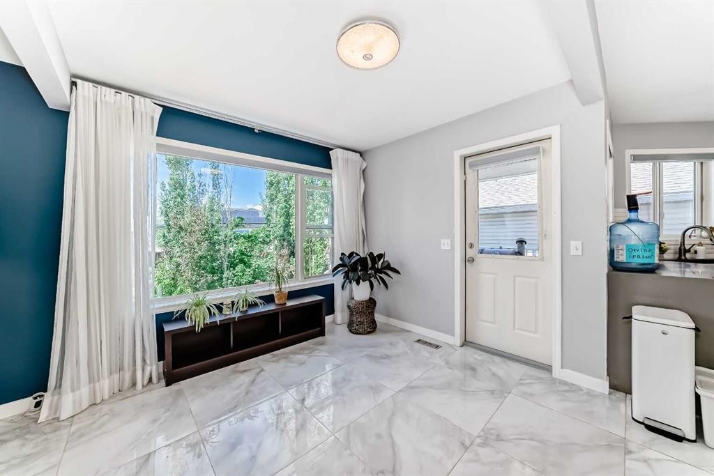 382 Cove Road, Chestermere, AB - Indoor