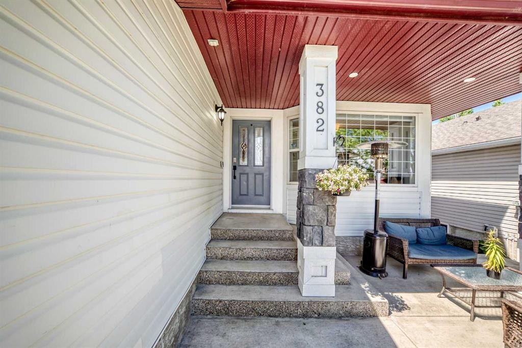 382 Cove Road, Chestermere, AB - Outdoor