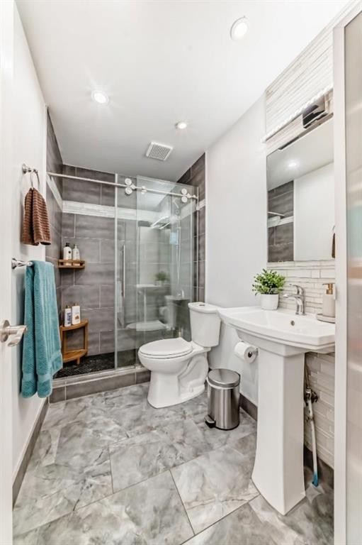 382 Cove Road, Chestermere, AB - Indoor Photo Showing Bathroom