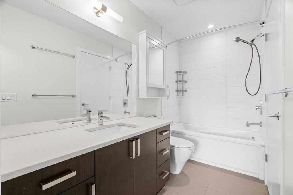 411-28 Auburn Bay Link Se, Calgary, AB - Indoor Photo Showing Bathroom