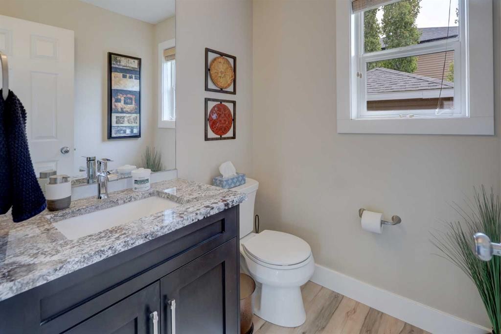 8 Canoe Road Sw, Airdrie, AB - Indoor Photo Showing Bathroom