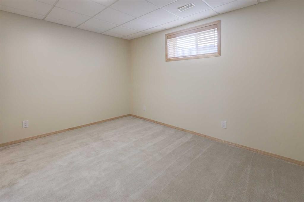 8 Canoe Road Sw, Airdrie, AB - Indoor