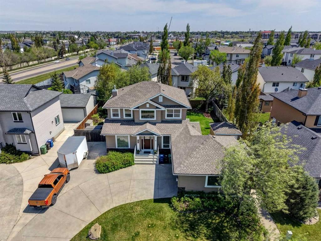 8 Canoe Road Sw, Airdrie, AB - Outdoor