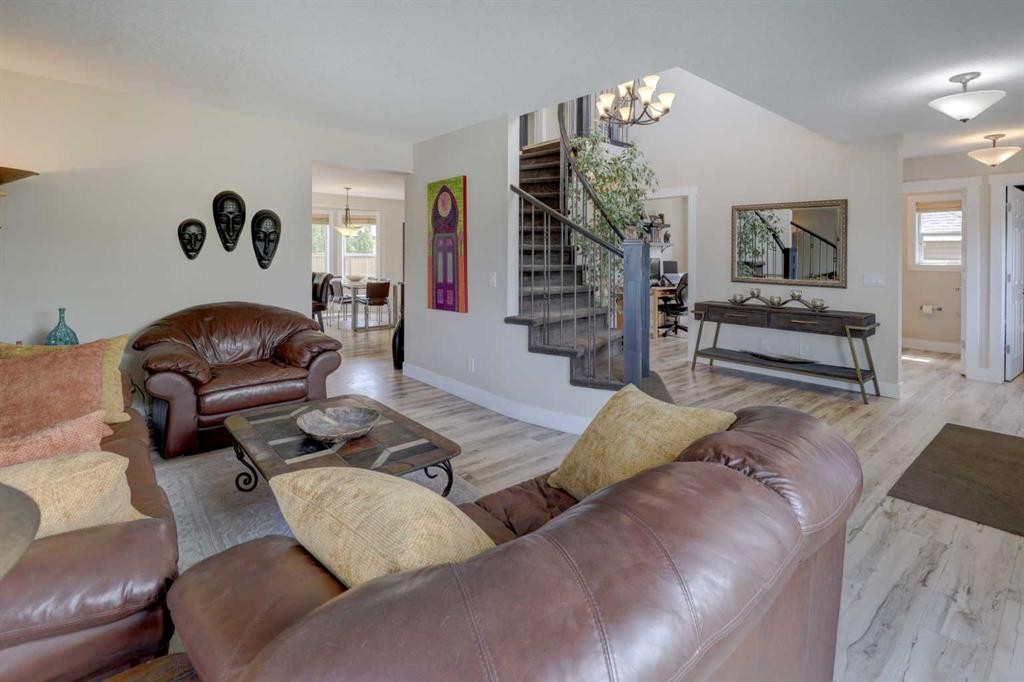 8 Canoe Road Sw, Airdrie, AB - Indoor Photo Showing Living Room