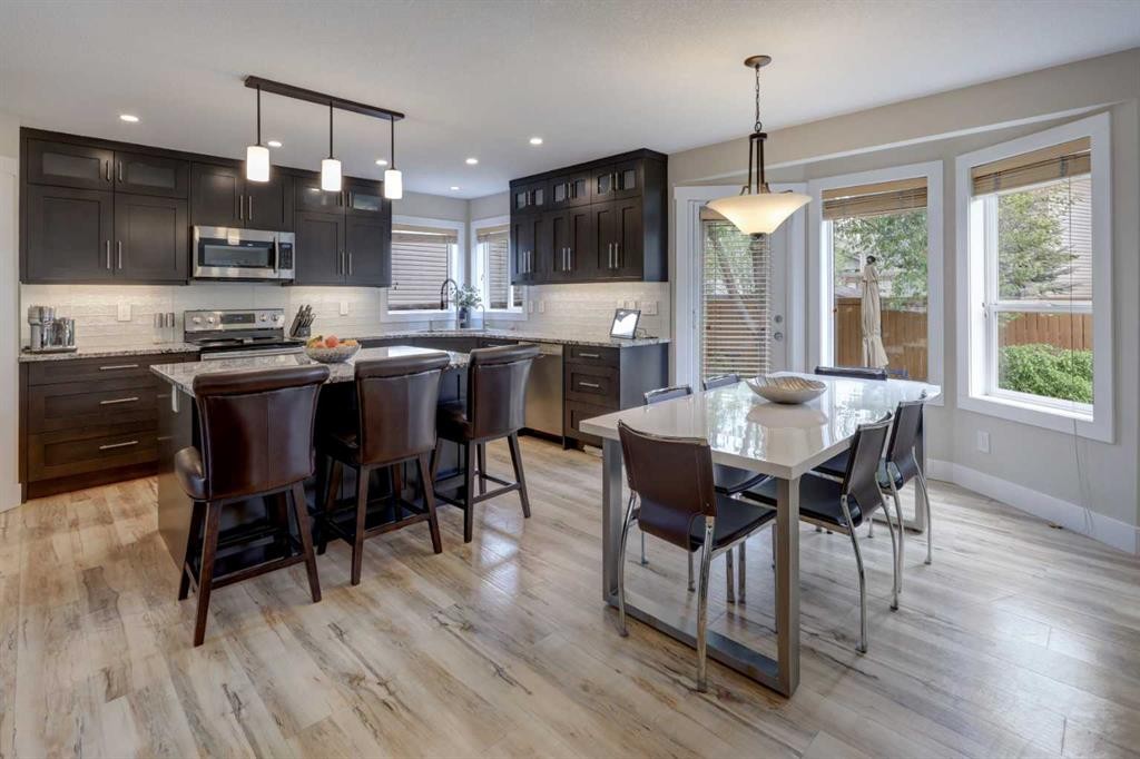 8 Canoe Road Sw, Airdrie, AB - Indoor