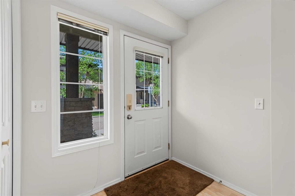 34 Eversyde Common Sw, Calgary, AB - Indoor Photo Showing Other Room