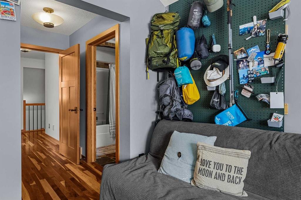 8-511 6Th Avenue, Canmore, AB - Indoor Photo Showing Other Room