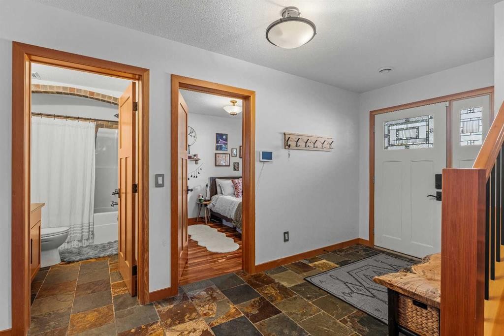 8-511 6Th Avenue, Canmore, AB - Indoor Photo Showing Other Room