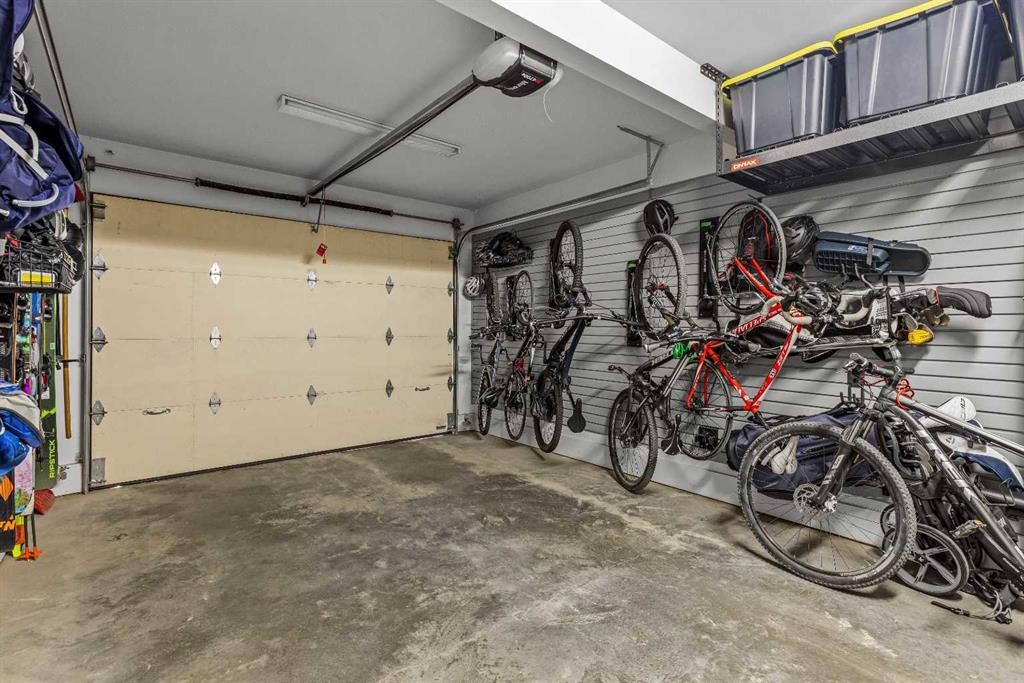 8-511 6Th Avenue, Canmore, AB - Indoor Photo Showing Garage