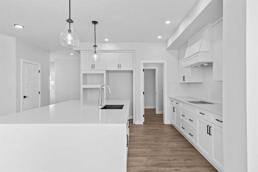 35 Creekside Rise Sw, Calgary, AB - Indoor Photo Showing Kitchen With Upgraded Kitchen