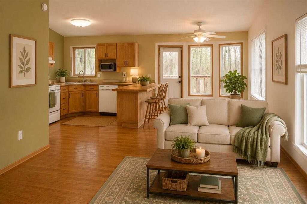 145-37411 Waskasoo Avenue, Rural Red Deer County, AB - Indoor Photo Showing Living Room